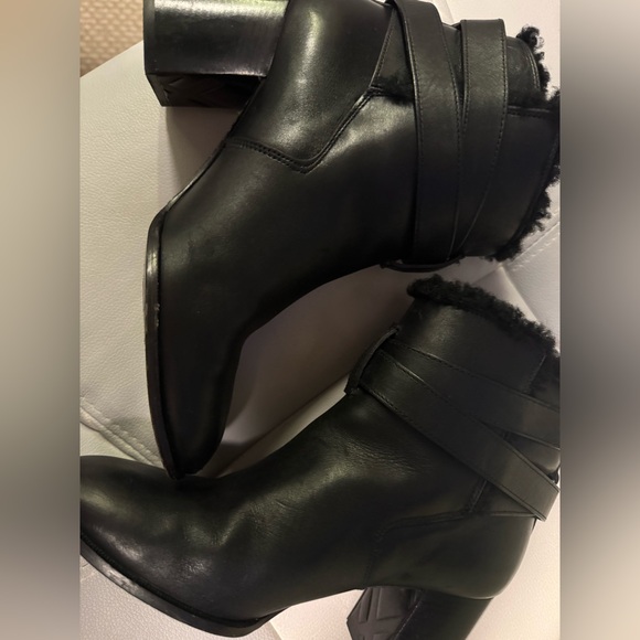 BURBERRY black leather booties 🔥🔥🔥 - Picture 12 of 15